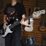 Donner elektromos P basszusgitár, fekete