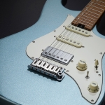 Donner elektromos gitár, ST forma, metálkék
